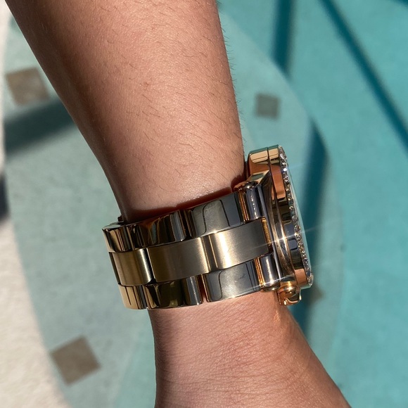 COPY - Rose gold Michael Kors watch - Picture 6 of 8